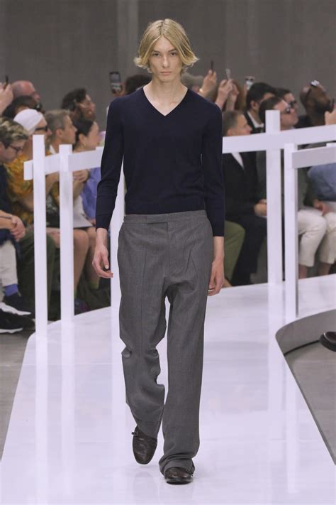 Prada Men’s Spring 2025: Shrunk Shapes, Vivid Color Radiate